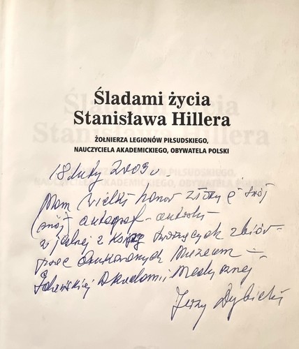 muzealna_półka_2022.06.03.jpg
